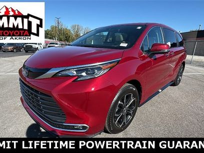New 2025 Toyota Sienna Platinum