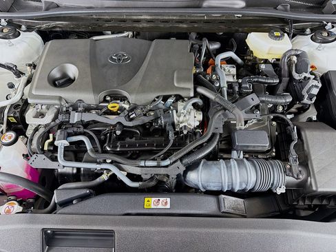 Used 2025 Toyota Camry SE w/ Convenience Package FWD image 30