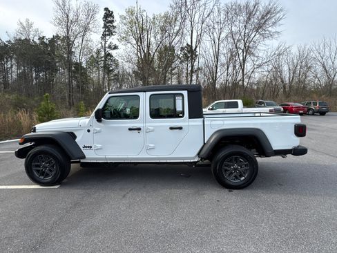 New 2026 Jeep Gladiator Sport image 8