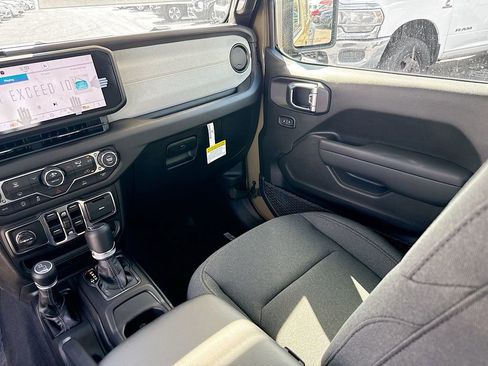 New 2026 Jeep Gladiator Sport image 24