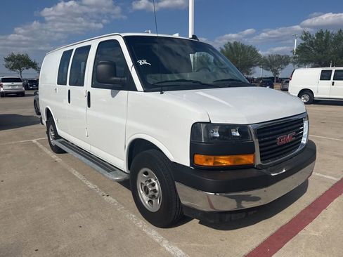 Used 2024 GMC Savana 2500 w/ Driver Convenience Package image 3