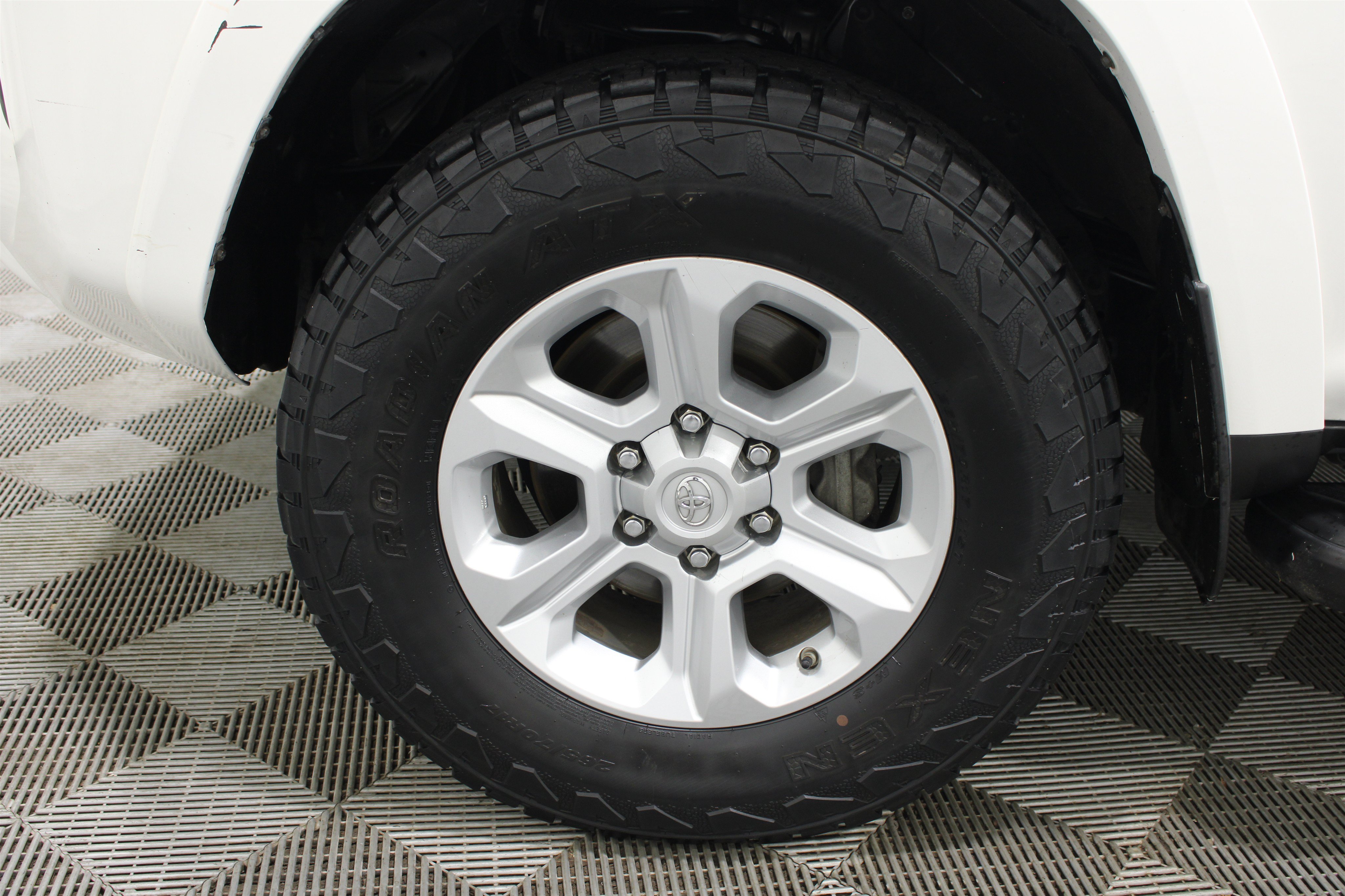 Used 2019 Toyota 4Runner SR5 Premium AWD/4WD image 35