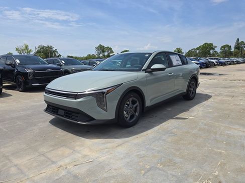New 2026 Kia K4 FWD image 3