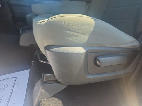 Used 2018 RAM 3500 Tradesman w/ Chrome Appearance Group RWD image 12