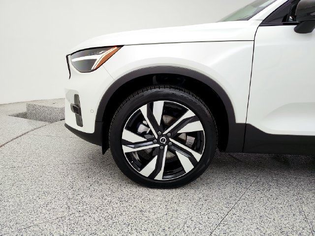 Used 2023 Volvo XC40 B5 Ultimate w/ Climate Package AWD/4WD image 32