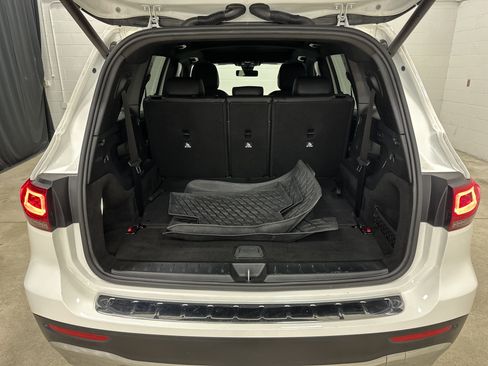Used 2021 Mercedes-Benz GLB 250 4MATIC image 33