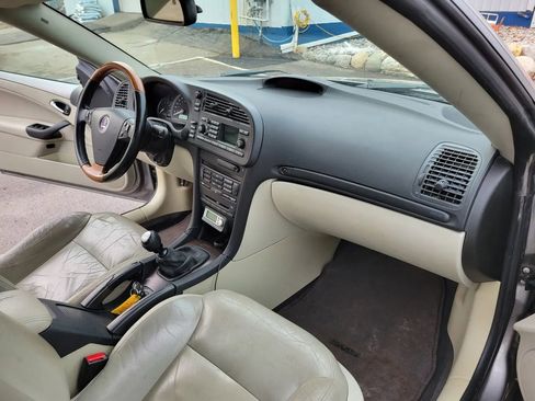 Used 2004 Saab 9-3 Arc image 10