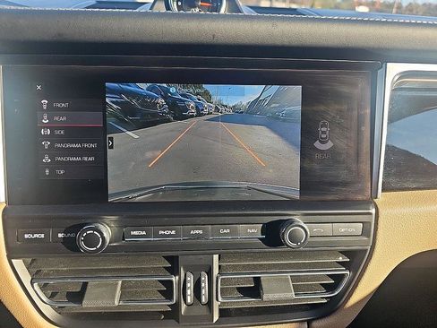 Used 2021 Porsche Macan image 29