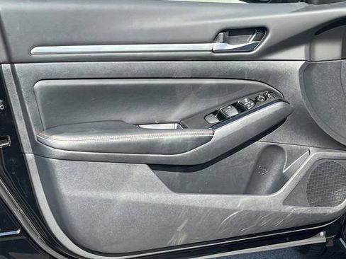 Used 2024 Nissan Altima 2.5 SR w/ SR Premium Package image 23