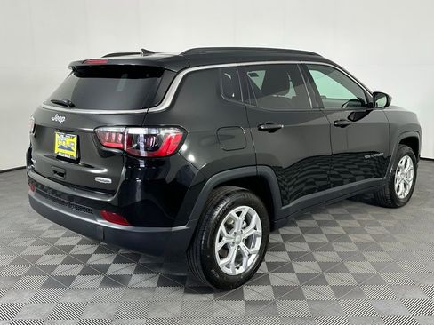 Used 2024 Jeep Compass Latitude image 19