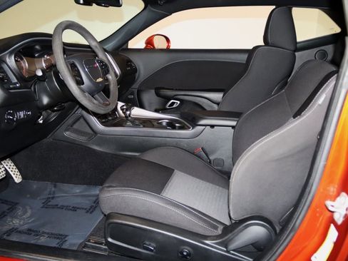 Used 2020 Dodge Challenger R/T Scat Pack w/ Driver Convenience Group image 38