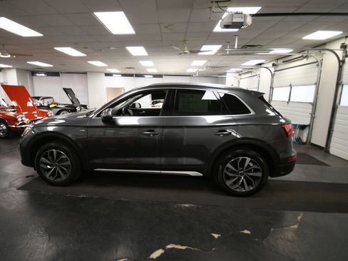 Used 2023 Audi Q5 2.0T Premium w/ Convenience Package AWD/4WD image 5