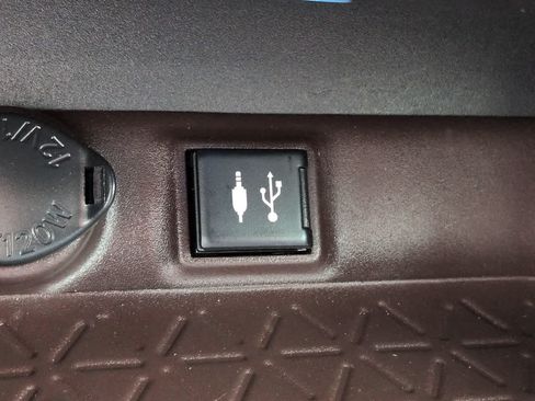 Used 2019 Toyota RAV4 Limited w/ Cold Weather Package FWD image 21