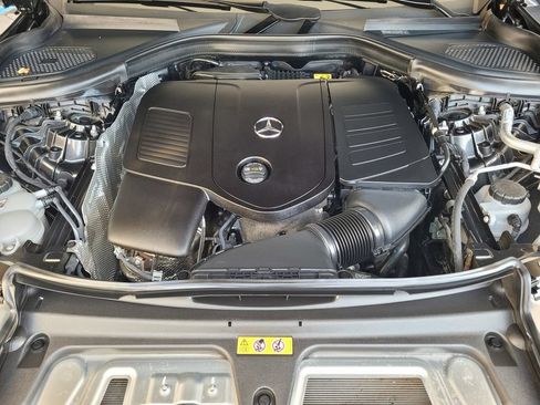 Used 2024 Mercedes-Benz GLC 300 4MATIC image 15