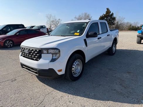 Used 2025 Ford Maverick XL image 1
