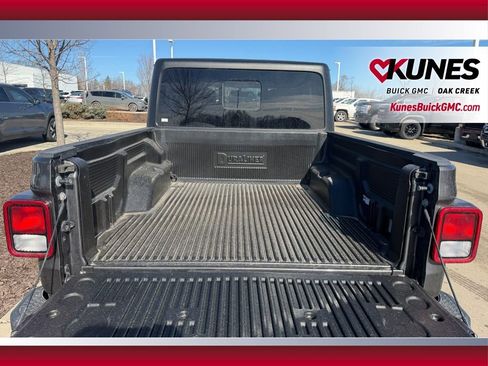 Used 2023 Jeep Gladiator Overland image 6
