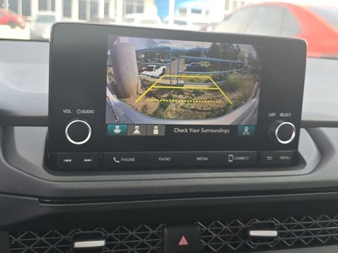 Used 2025 Honda Accord SE image 8