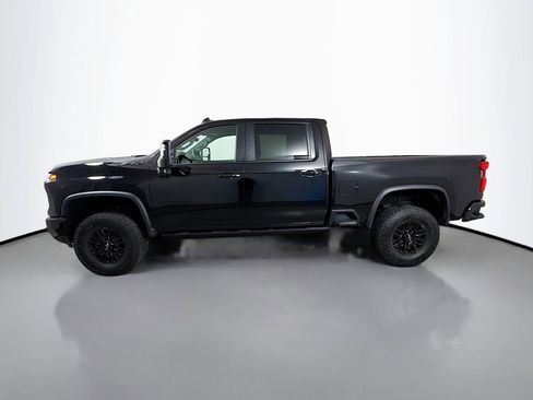 Used 2024 Chevrolet Silverado 2500 ZR2 w/ Technology Package image 4