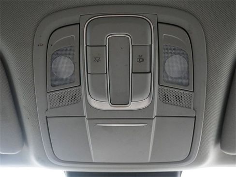 Used 2020 Hyundai Santa Fe SE image 17