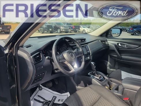 Used 2019 Nissan Rogue SV image 11