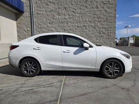 Used 2019 Toyota Yaris LE image 5