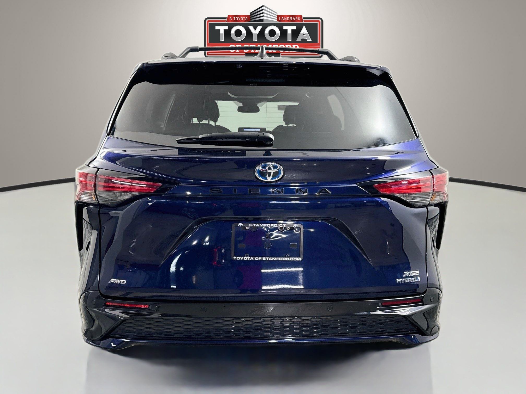 Used 2022 Toyota Sienna XSE w/ XSE Plus Package AWD/4WD image 6