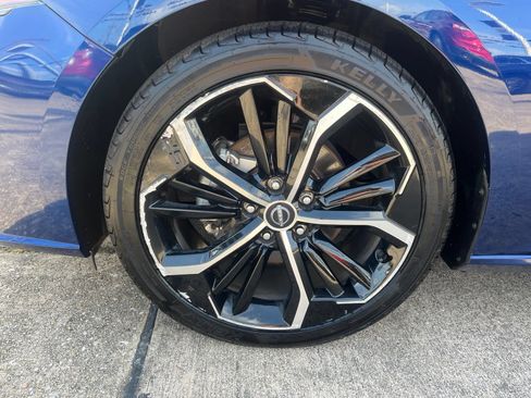 Used 2024 Nissan Altima 2.5 SR FWD image 7