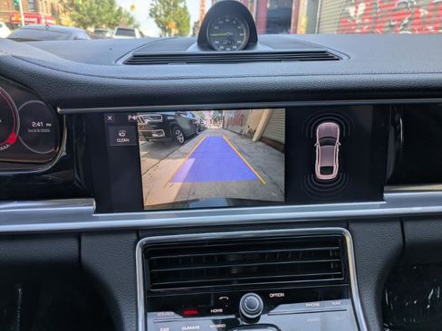 Used 2019 Porsche Panamera 4 image 13