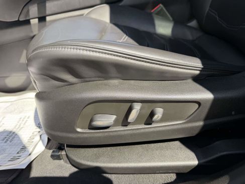 Used 2023 Cadillac XT6 AWD image 20