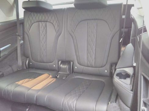 Used 2026 BMW X7 xDrive40i AWD/4WD image 2