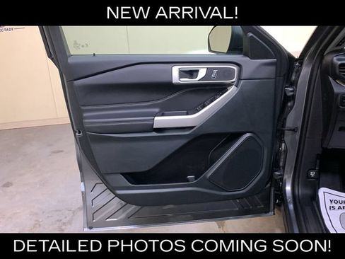 Used 2023 Ford Explorer XLT AWD/4WD image 26