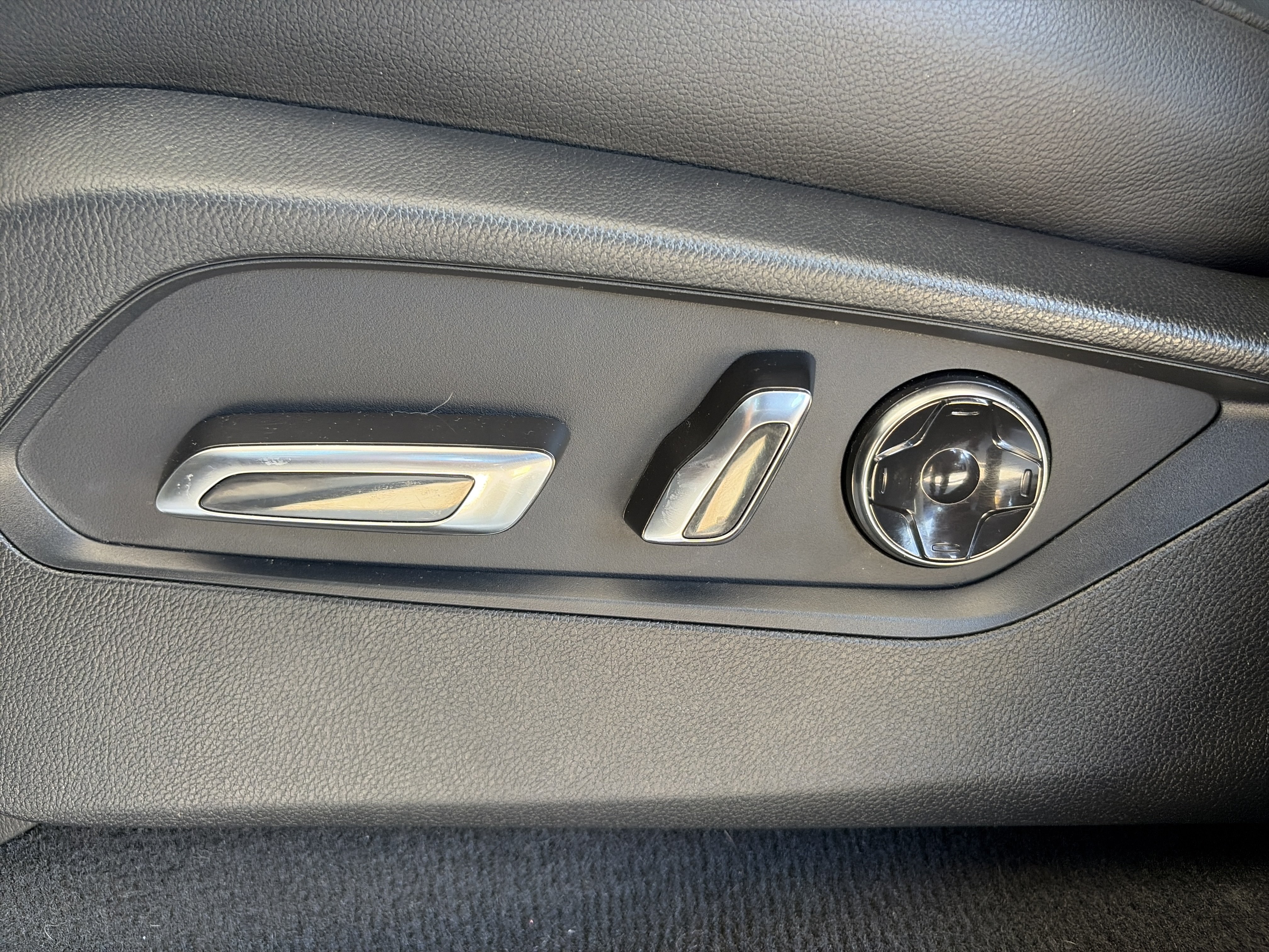 Used 2023 Acura MDX FWD image 19