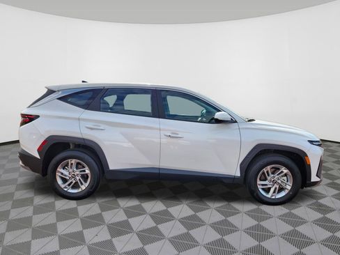 Certified 2025 Hyundai Tucson SE AWD/4WD image 6