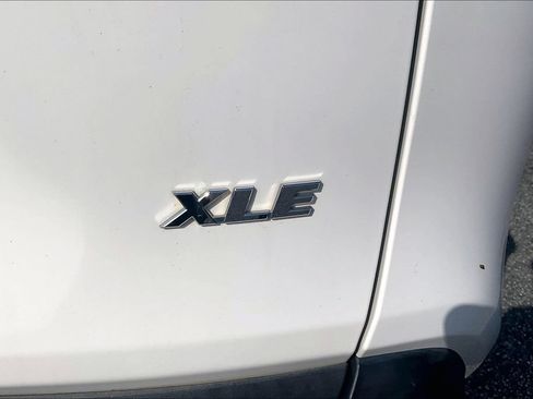Used 2024 Toyota RAV4 XLE FWD image 8