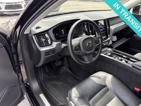 Used 2024 Volvo XC60 B5 Core AWD/4WD image 2