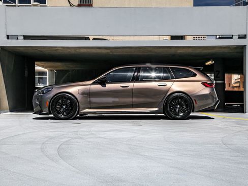 New 2026 BMW M5 Touring image 3