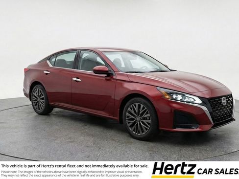 Used 2025 Nissan Altima 2.5 SV image 1
