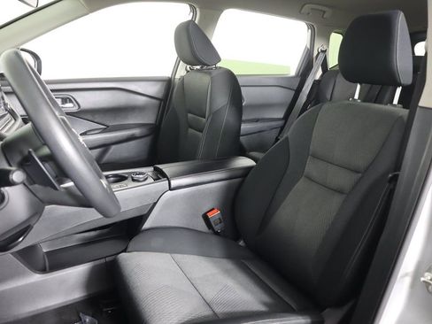 Used 2024 Nissan Rogue SV image 27