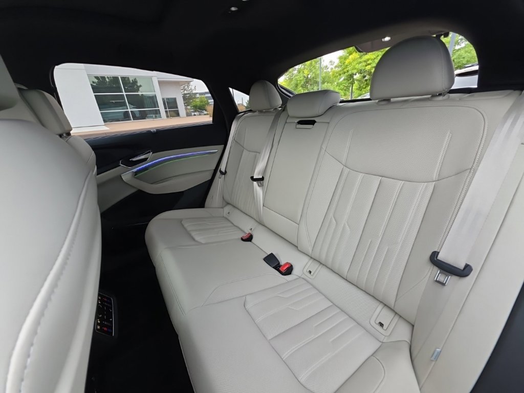 Used 2023 Audi e-tron Prestige w/ Prestige Package AWD/4WD image 20