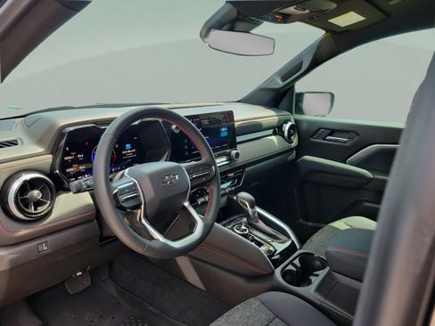 Used 2024 Chevrolet Colorado Z71 AWD/4WD image 18