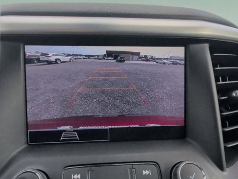 Used 2023 GMC Acadia SLE image 17