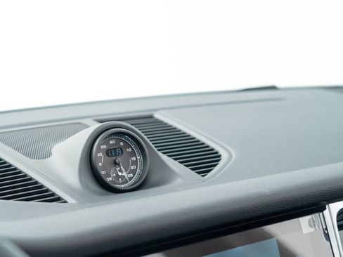 New 2026 Porsche Macan image 28