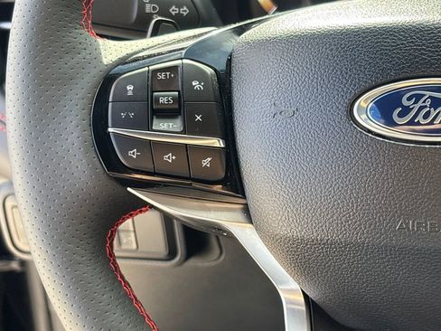 Used 2025 Ford Explorer ST image 19