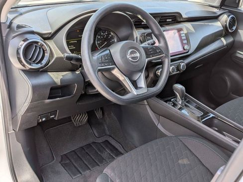 Used 2024 Nissan Kicks SV FWD image 10