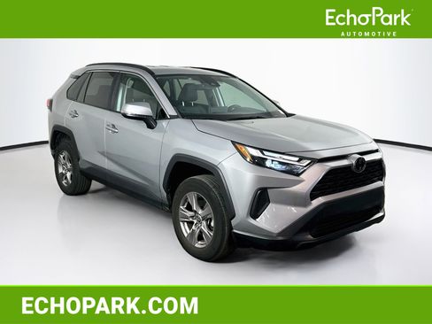 Used 2022 Toyota RAV4 XLE AWD/4WD image 1