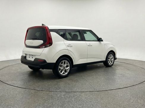 Used 2025 Kia Soul LX w/ LX Technology Package image 9