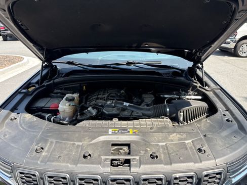 Used 2023 Jeep Grand Cherokee Laredo w/ Luxury Tech Group I AWD/4WD image 31
