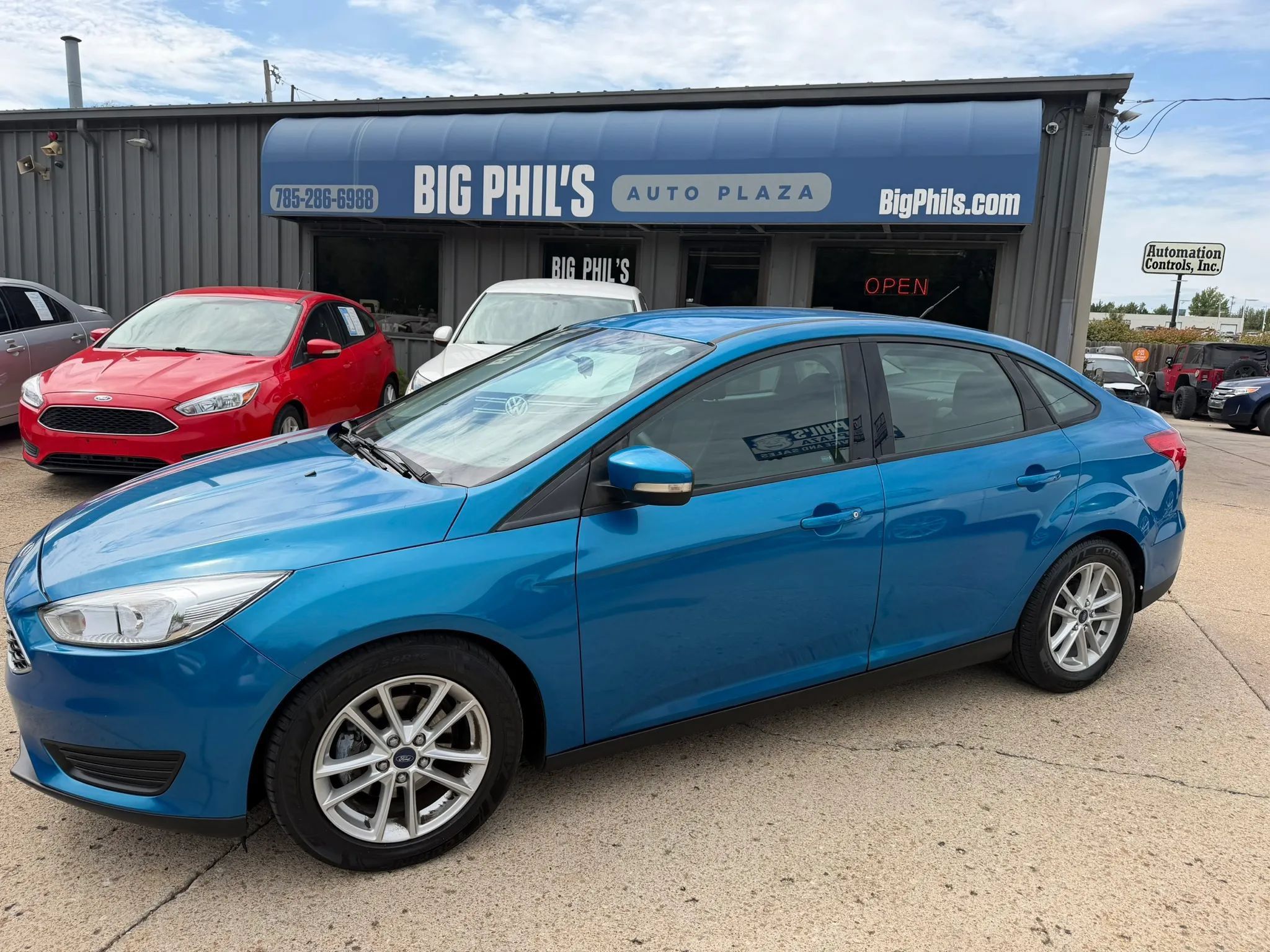 Used 2015 Ford Focus SE FWD image 3