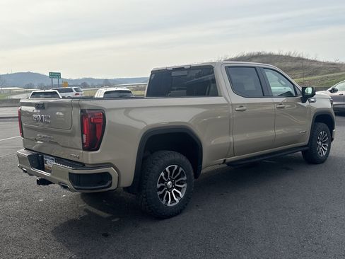 Used 2022 GMC Sierra 1500 AT4 w/ AT4 Premium Package image 3