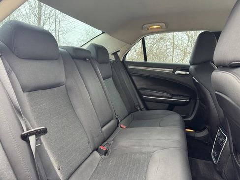 Used 2018 Chrysler 300 Touring w/ Sport Appearance Package image 27